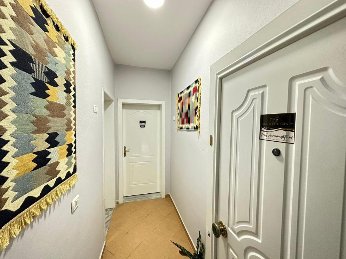 Trea Accomodations - Suite Lungomare Vlore Bagian luar foto