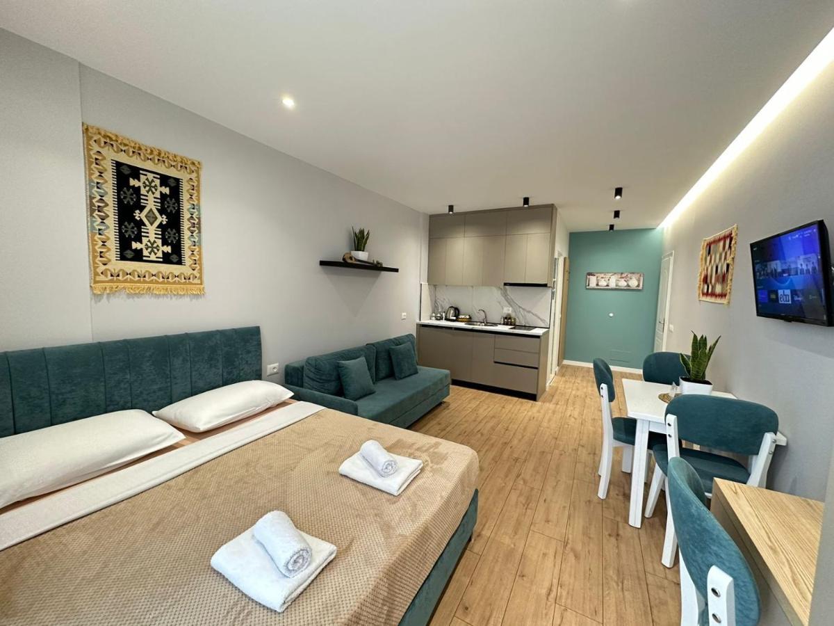 Trea Accomodations - Suite Lungomare Vlore Bagian luar foto
