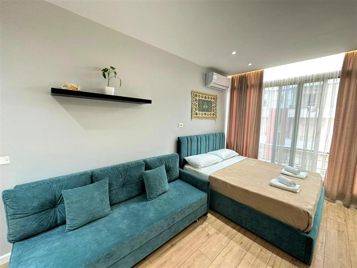 Trea Accomodations - Suite Lungomare Vlore Bagian luar foto